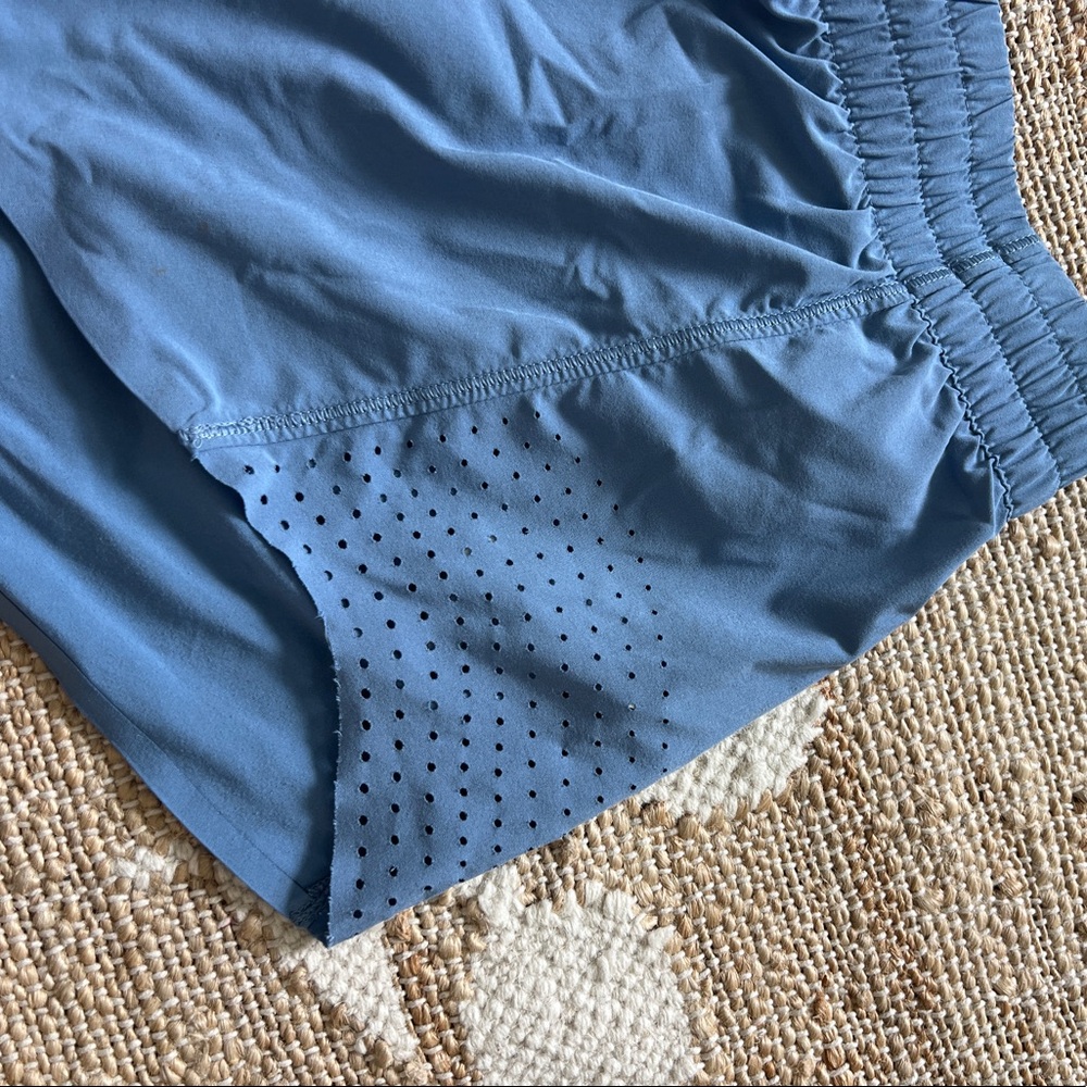 Athleta Hustle Shorts 3”